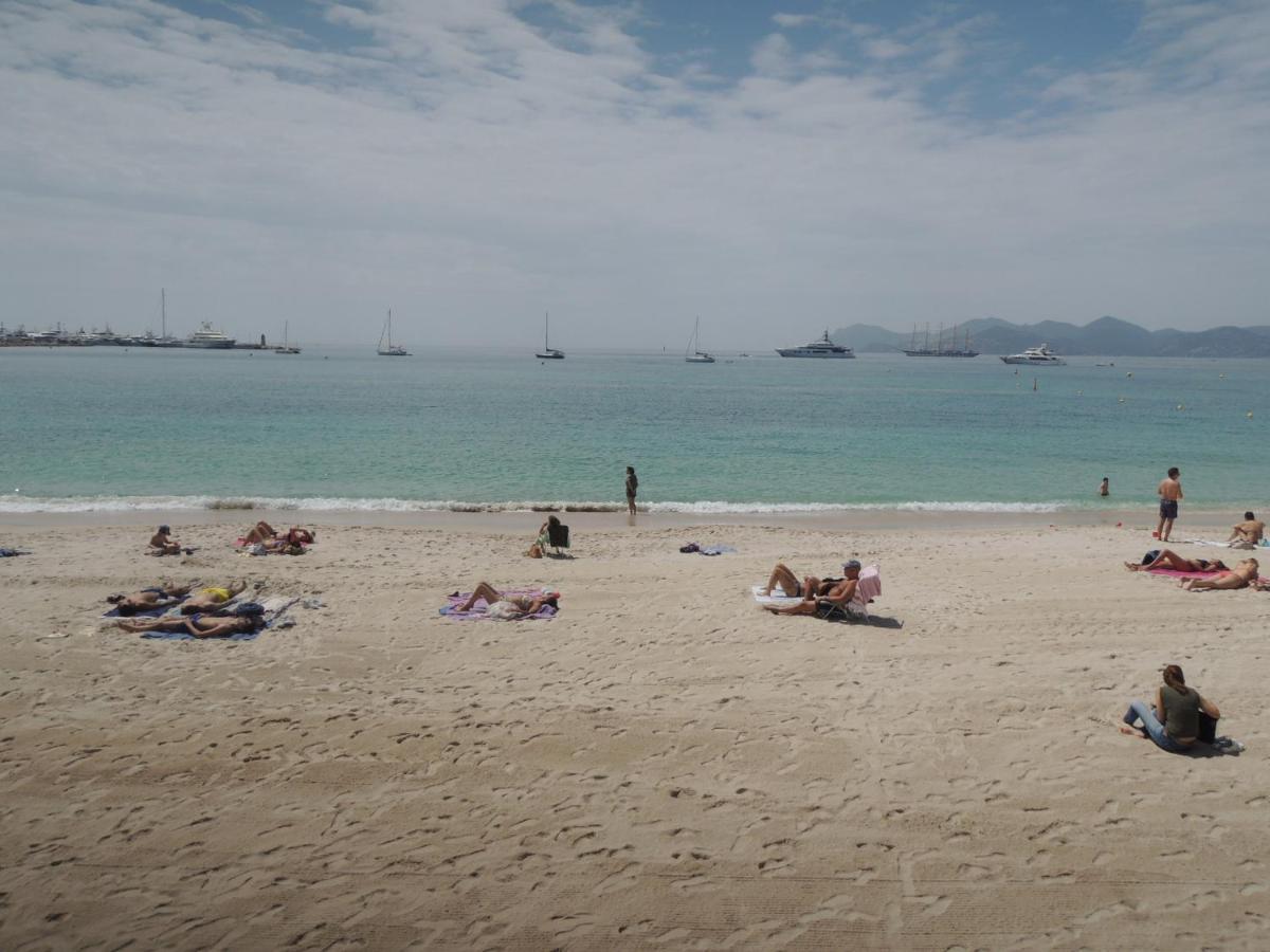 Luxury Family 2Br - Prime Location, Walk To Beach & Shopping, Sunny Balcony - Totolulu Cannes Hoche Luaran gambar