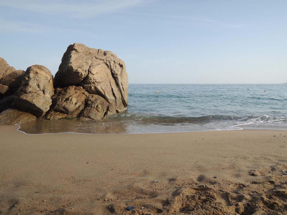 Luxury Family 2Br - Prime Location, Walk To Beach & Shopping, Sunny Balcony - Totolulu Cannes Hoche Luaran gambar