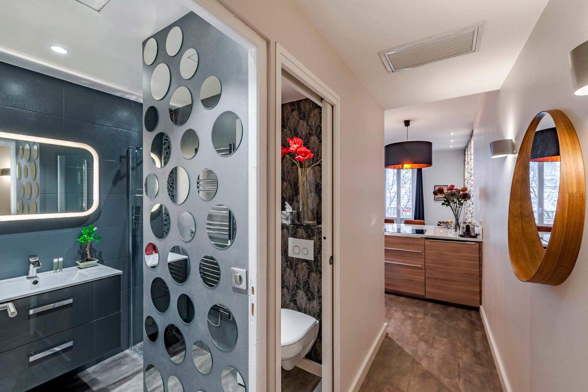 Luxury Family 2Br - Prime Location, Walk To Beach & Shopping, Sunny Balcony - Totolulu Cannes Hoche Luaran gambar