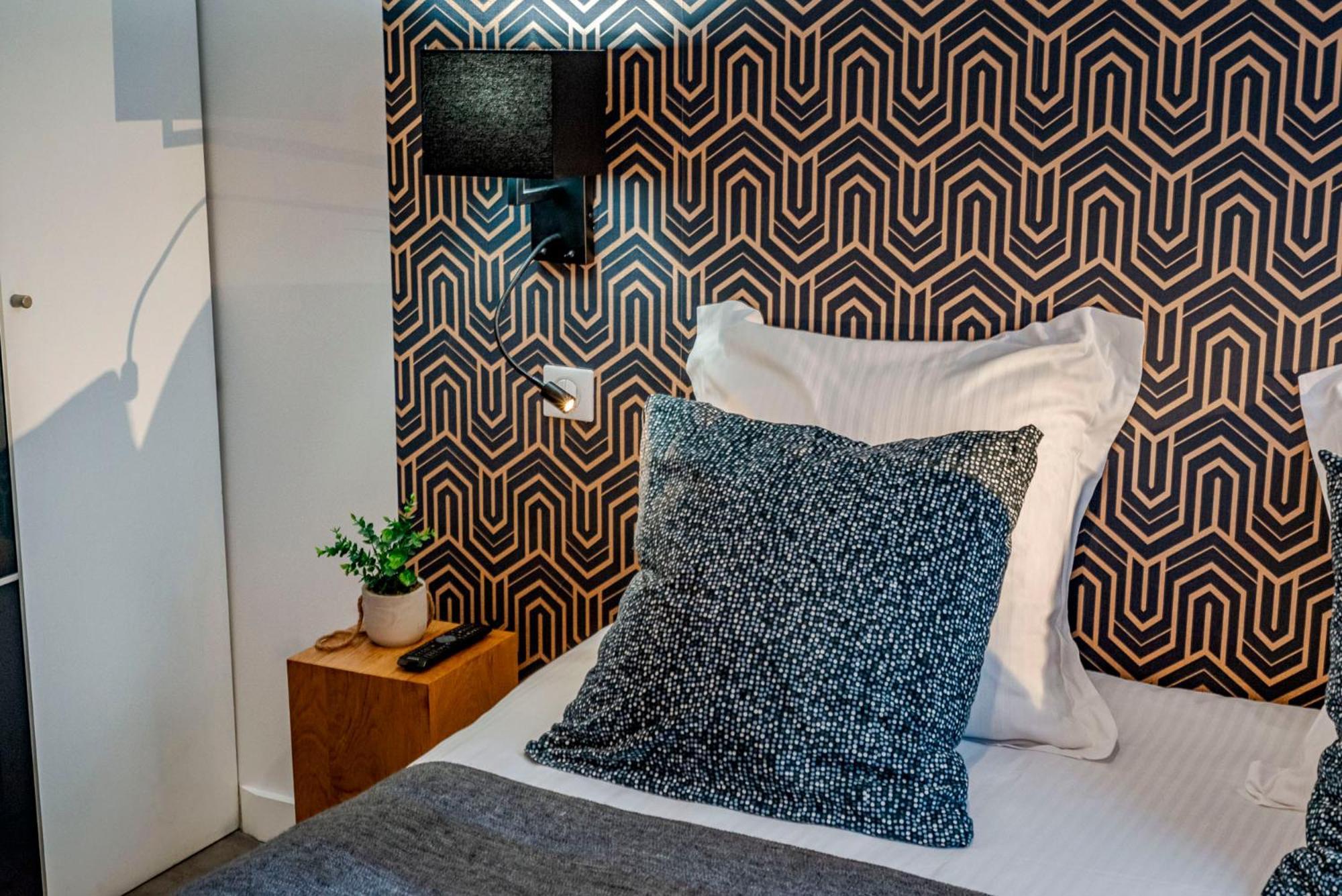 Luxury Family 2Br - Prime Location, Walk To Beach & Shopping, Sunny Balcony - Totolulu Cannes Hoche Luaran gambar