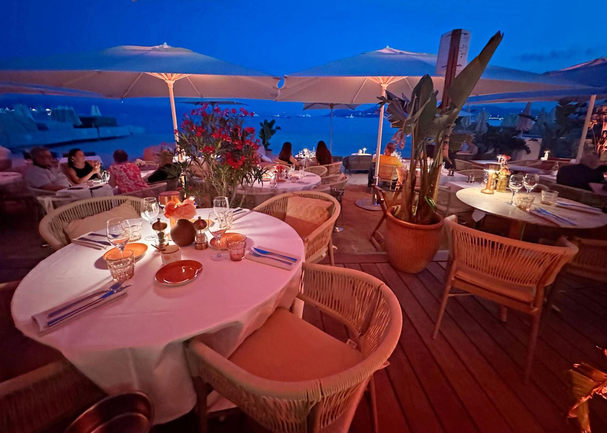 Luxury Family 2Br - Prime Location, Walk To Beach & Shopping, Sunny Balcony - Totolulu Cannes Hoche Luaran gambar