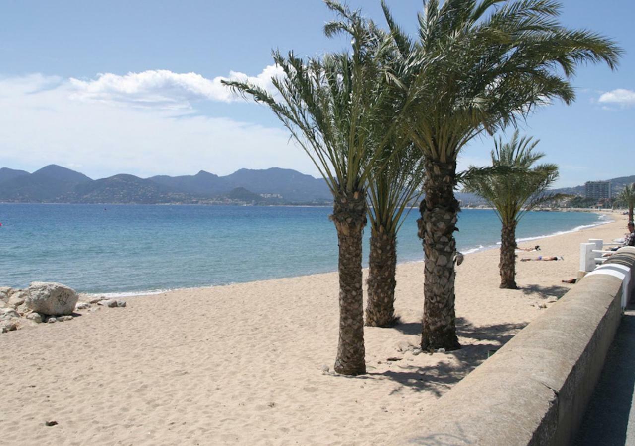 Luxury Family 2Br - Prime Location, Walk To Beach & Shopping, Sunny Balcony - Totolulu Cannes Hoche Luaran gambar